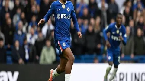 火箭大胜马刺领跑西部，格林阿门双星闪耀，马刺遭遇四连败！